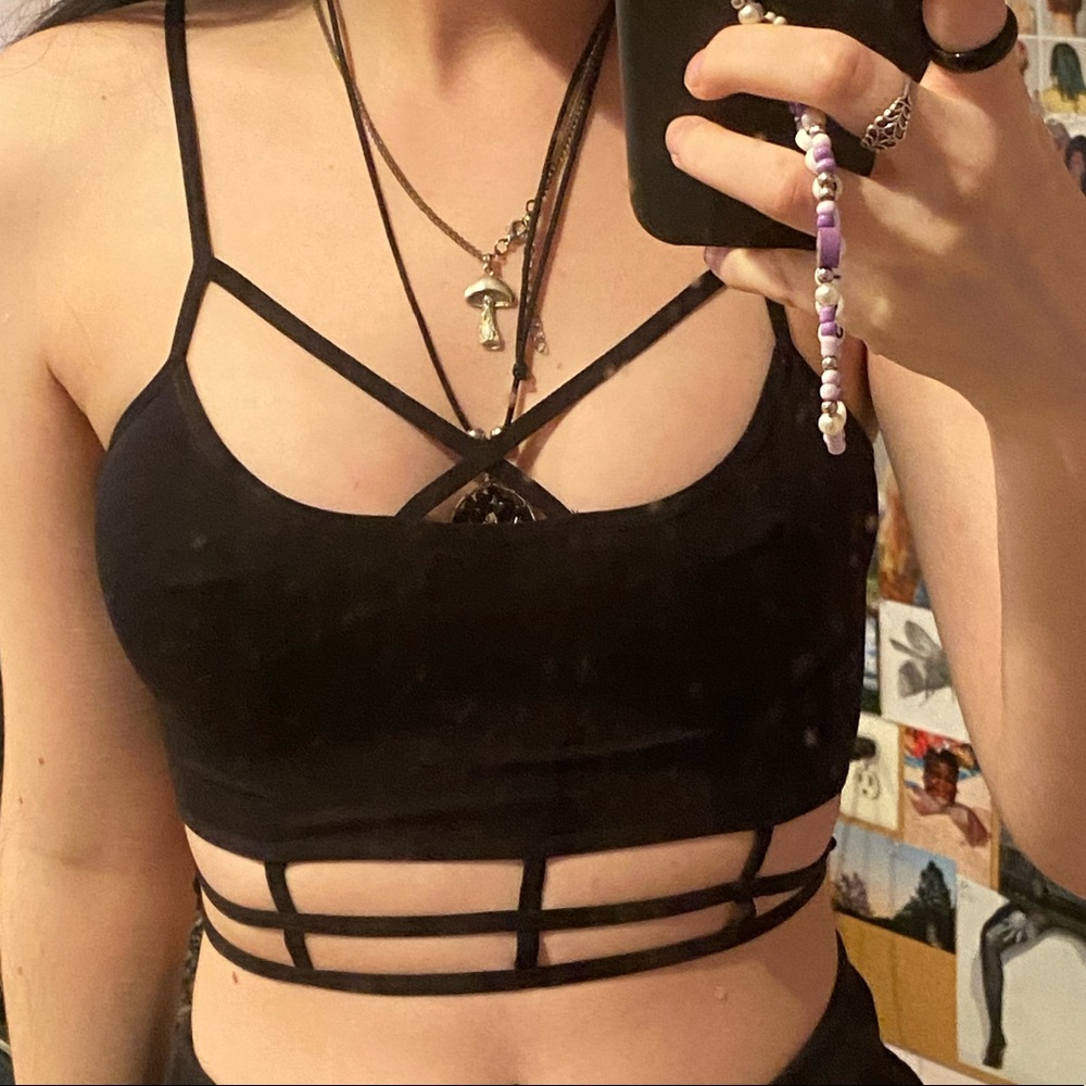 Cut out cagey black crop top/bralette